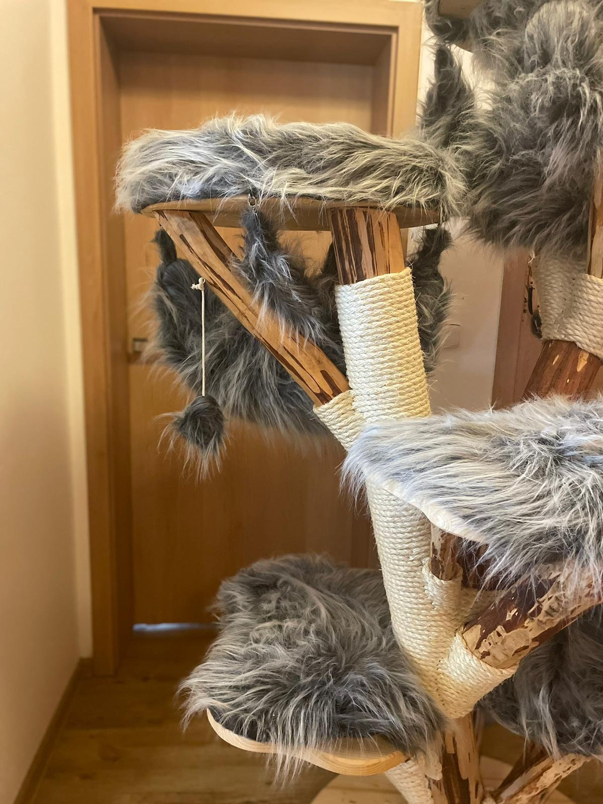 graue Liegeflächen Katzenbaum