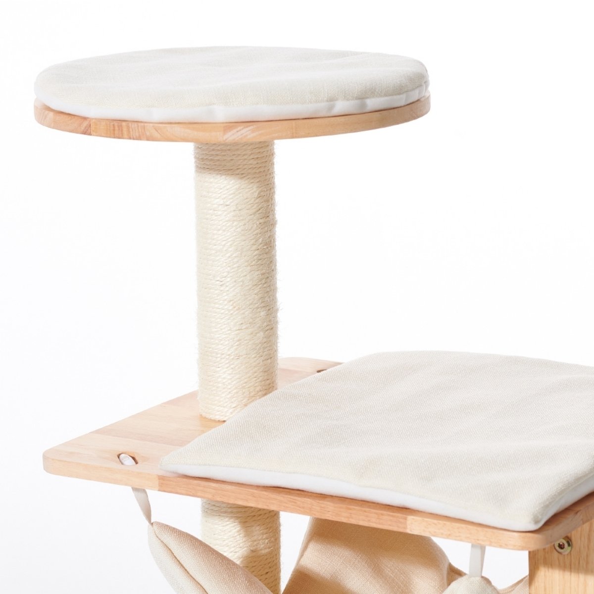 Stabiler Holz Kratzbaum Ligno 108 cm für Katzen mit Leiter und Liegefläche