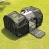 ausgeklappter schwarzer Katzenrucksack