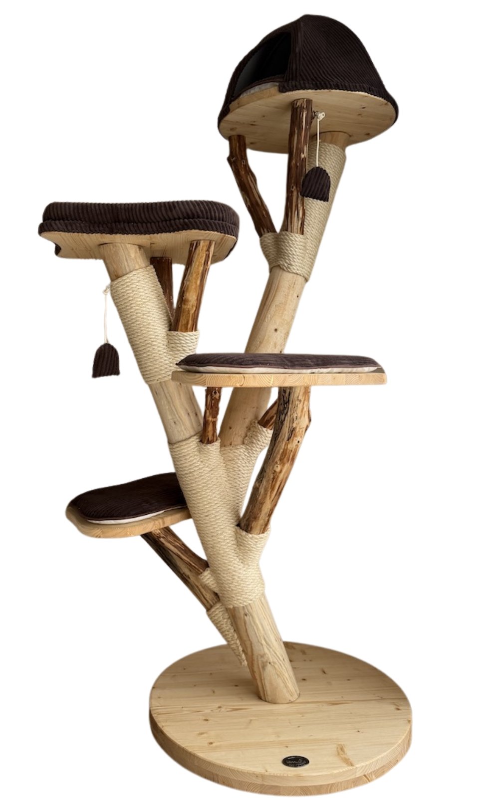 brauner Kratzbaum aus Vollholz - echtes Holz