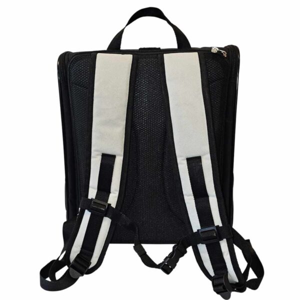 großer schwarzer Katzenrucksack