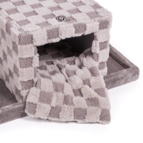 Katzenbaum Mini mit Schachbrettmuster